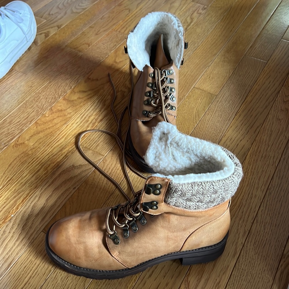 Tie Boots